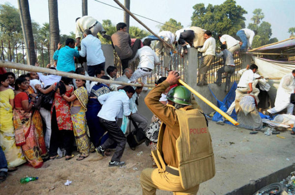 Major incidents of violence, many workers and policemen injured in BJP's performance
