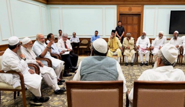 तीन तलाक मुद्दे पर सुधार की शुरुआत करें मुस्लिम नेता : नरेंद्र मोदी