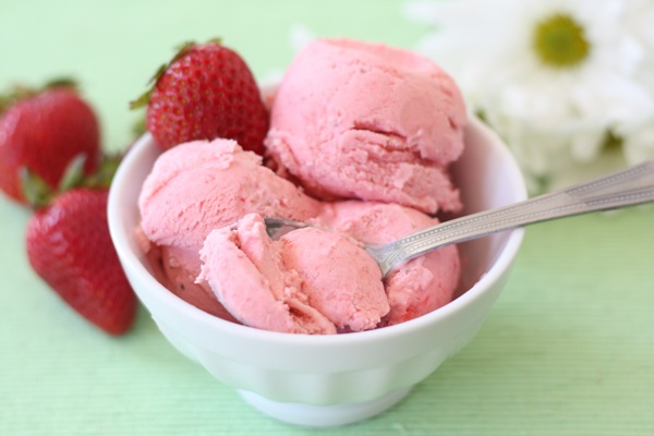 Strawberry ice cream made for children in the summer