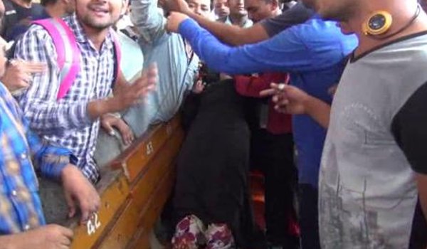 लखनऊ-चंडीगढ़ एक्सप्रेस में महिला से रेप का सिपाही पर आरोप लखनऊ-चंडीगढ़ एक्सप्रेस में महिला से रेप का सिपाही पर आरोप