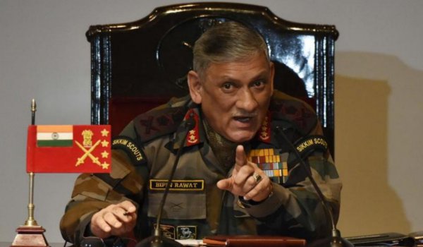 Army Chief की ‘डर्टी वॉर’ टिप्पणी पर विपक्ष बिफरा, सरकार ने किया बचाव