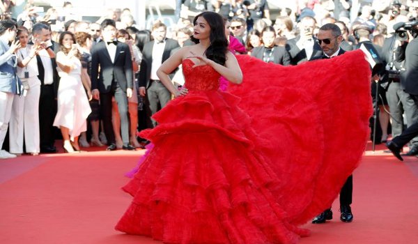 Makeup, like music, uplifts and sets your mood, says Aishwarya Rai