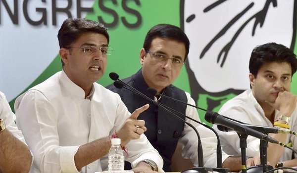 केंद्र की बदले की राजनीति के समक्ष झुकेंगे नहीं : कांग्रेस केंद्र की बदले की राजनीति के समक्ष झुकेंगे नहीं : कांग्रेस