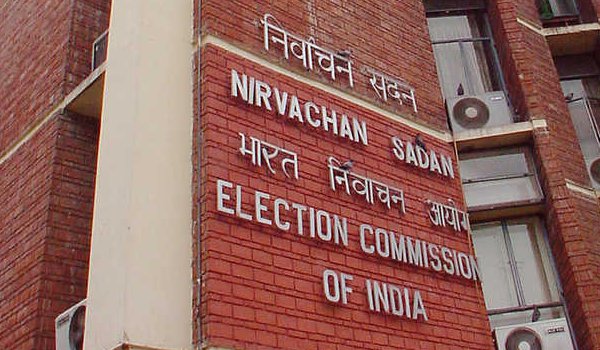 आप ने प्रोटोटाइप का इस्तेमाल किया, EVM हमारे पास : आयोग आप ने प्रोटोटाइप का इस्तेमाल किया, EVM हमारे पास : आयोग