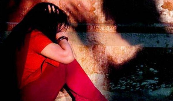 अंबेडकरनगर में मानसिक रोगी युवती से गैंगरेप, 4 अरेस्ट अंबेडकरनगर में मानसिक रोगी युवती से गैंगरेप, 4 अरेस्ट