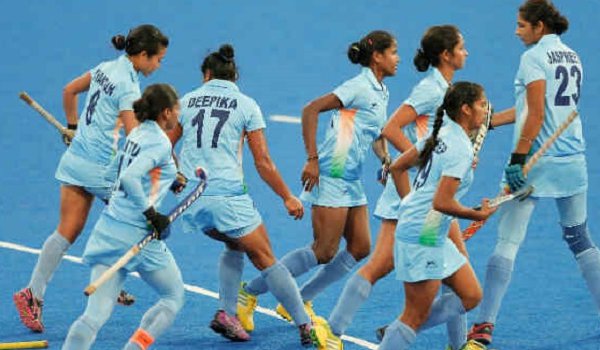 महिला हॉकी : न्यूजीलैंड की भारत पर 3-0 से अजेय बढ़त महिला हॉकी : न्यूजीलैंड की भारत पर 3-0 से अजेय बढ़त