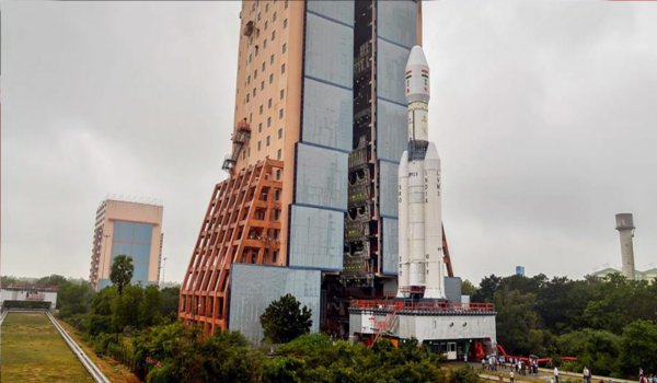 इसरो की जून में सबसे भारी रॉकेट छोड़ने की तैयारी इसरो की जून में सबसे भारी रॉकेट छोड़ने की तैयारी