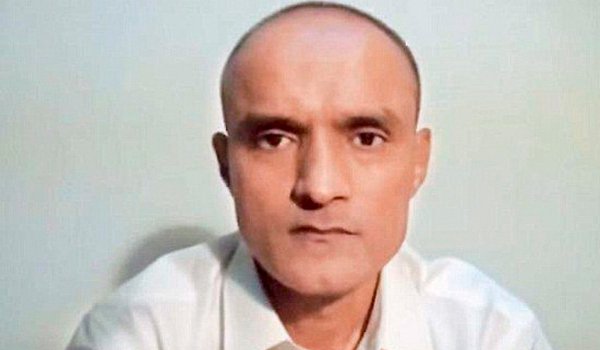 खतरे में जाधव की जिंदगी, न्याय के लिए आईसीजे गया भारत खतरे में जाधव की जिंदगी, न्याय के लिए आईसीजे गया भारत