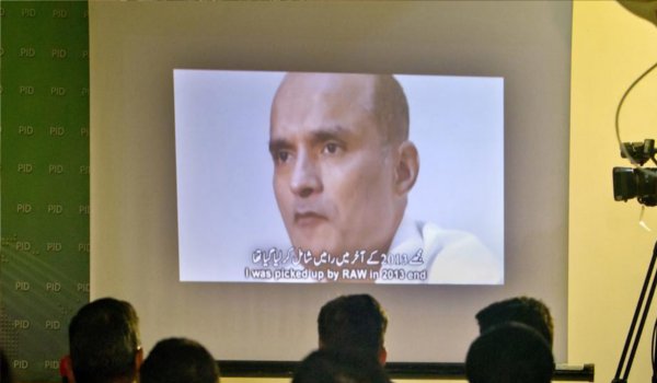 पाकिस्तान ने तय की कुलभूषण जाधव के जिंदा रहने की डेड लाइन