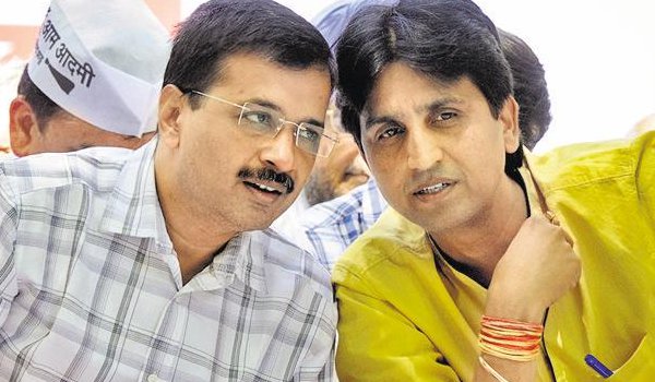 kapil mishra case : Kumar Vishwas defends Arvind Kejriwal