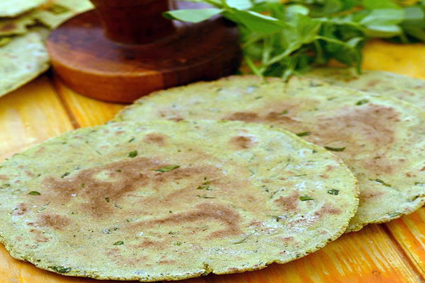 नाश्ते में बनाएं मेथी खाखरा नाश्ते में बनाएं मेथी खाखरा