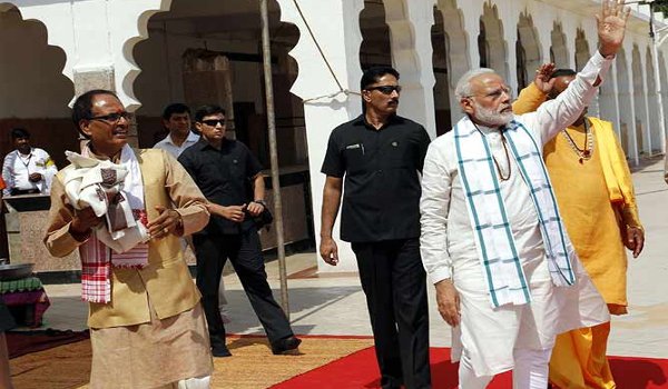 PM Modi joins 'Narmade Seva Yatra' in amarkantak