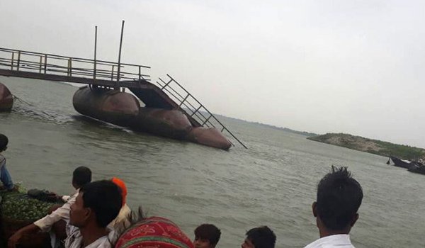 बिहार में आंधी-बारिश से  15 की मौत, पीपा पुल टूटा