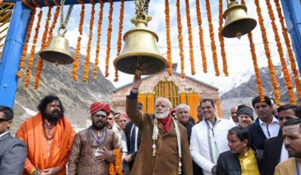 पीएम मोदी ने केदारनाथ मंदिर में पूजा-अर्चना की