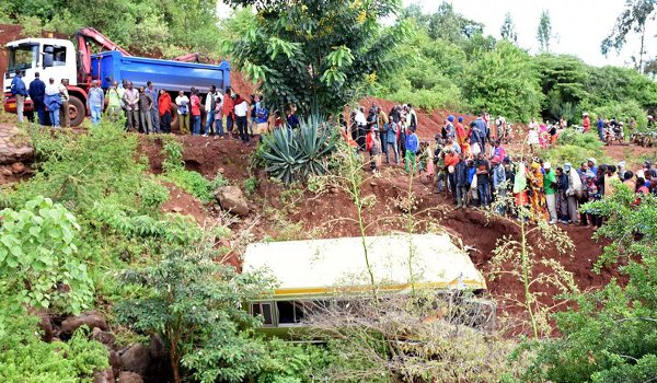 तंजानिया में स्कूल बस खाई में गिरी, 31 की मौत