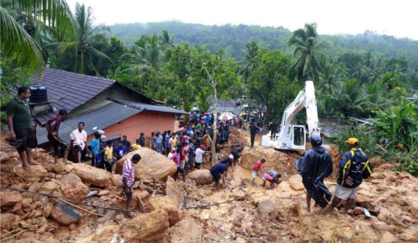 श्रीलंका में बाढ़ और भूस्खलन से मरने वालों की संख्या 100 हुई
