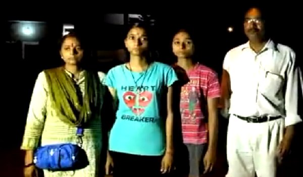 मुरादाबाद में नाबालिग छात्राओं से घर में घुस कर छेड़छाड़ मुरादाबाद में नाबालिग छात्राओं से घर में घुस कर छेड़छाड़