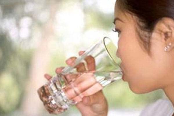 इस समय पानी पीकर घटाए अपना वजन इस समय पानी पीकर घटाए अपना वजन