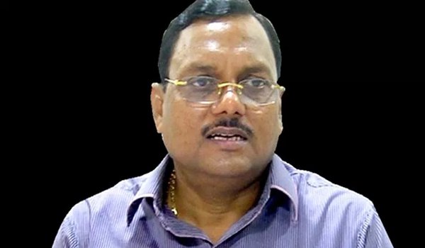 अखिलेश सरकार ने यादव सिंह को बचाने के लिए 21.15 लाख रुपए खर्च किए : RTI अखिलेश सरकार ने यादव सिंह को बचाने के लिए 21.15 लाख रुपए खर्च किए : RTI