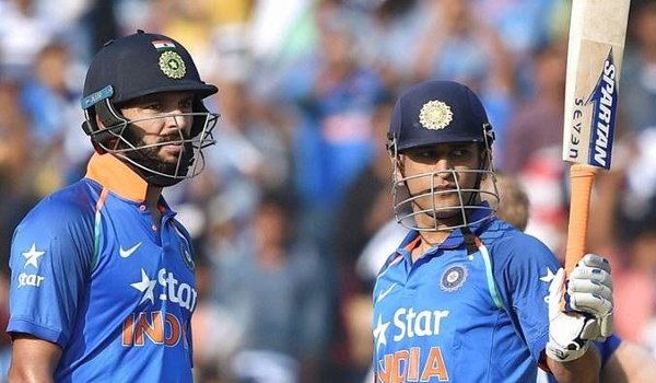 अजीत अगरकर ने धोनी और युवराज के भविष्य पर उठाए सवाल