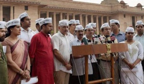 लाभ के पद मामले में आप की याचिका खारिज लाभ के पद मामले में आप की याचिका खारिज