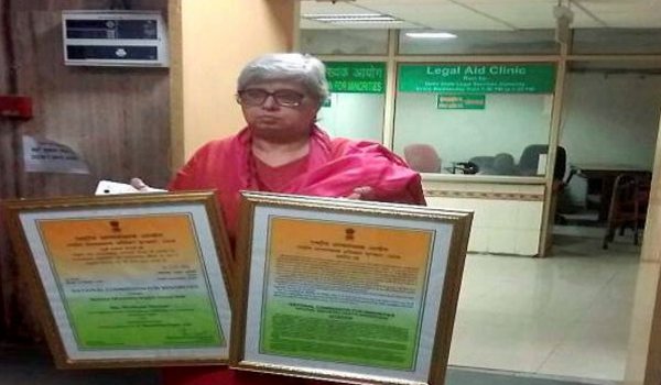 भीड़ द्वारा हिंसा के विरोध में शबनम हाशमी ने पुरस्कार लौटाया भीड़ द्वारा हिंसा के विरोध में शबनम हाशमी ने पुरस्कार लौटाया