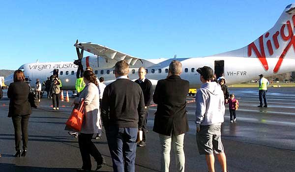 आस्ट्रेलिया के विमान में बम की सूचना से हड़कंप, बाहर कूदे यात्री