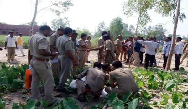 पति ने की पत्नी की हत्या, फिर कटा सिर हाथ में लेकर पहुंचा थाने