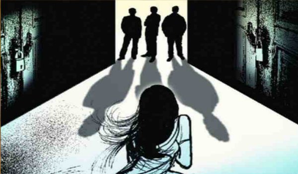 लखनऊ : KGMU के शताब्दी अस्पताल में महिला से गैंगरेप लखनऊ : KGMU के शताब्दी अस्पताल में महिला से गैंगरेप