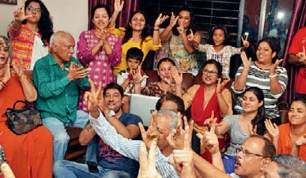 लियो वराडकर लेने वाले हैं आयरलैंड के प्रधानमंत्री पद की शपथ, मुंबई में जश्न लियो वराडकर लेने वाले हैं आयरलैंड के प्रधानमंत्री पद की शपथ, मुंबई में जश्न