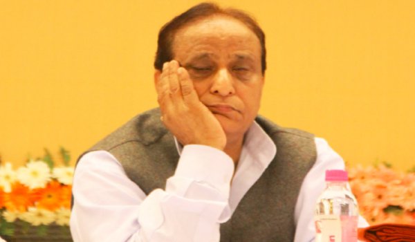 अब आजम खान ने खुद को बताया बीजेपी की ‘आइटम गर्ल’ अब आजम खान ने खुद को बताया बीजेपी की ‘आइटम गर्ल’