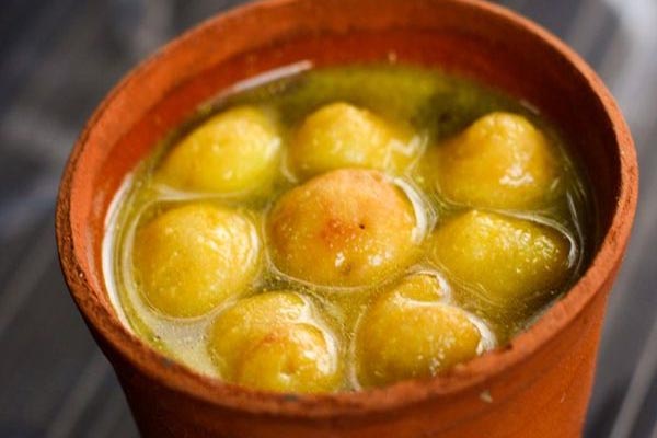 झटपट बनाए टेस्टी कांजी के वड़े