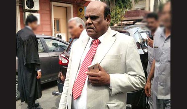 Ex judge कर्णन ने राज्यपाल से लगाई जमानत दिए जाने की गुहार Ex judge कर्णन ने राज्यपाल से लगाई जमानत दिए जाने की गुहार