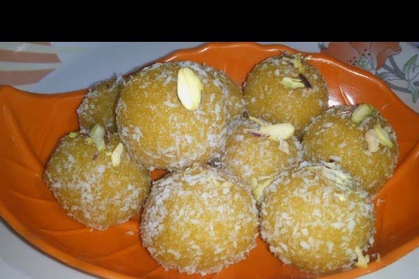 आम के लड्डू बनाने का आसान तरीका आम के लड्डू बनाने का आसान तरीका