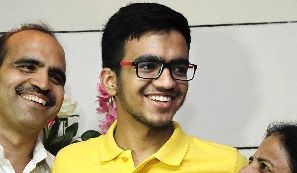 हरियाणा के सर्वेश मेहतानी का JEE में शीर्ष स्थान हरियाणा के सर्वेश मेहतानी का JEE में शीर्ष स्थान