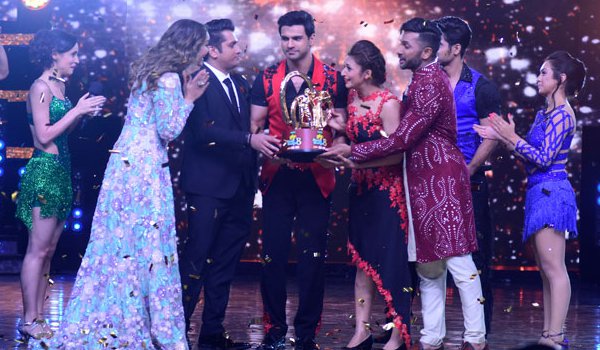 Nach Baliye 8 winners Divyanka tripathi, Vivek dahiya thank and celebrate with fans for their victory