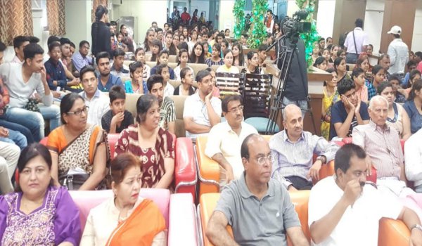 अजमेर : 12वीं के 190 प्रतिभावान विद्याथियों का सम्मान अजमेर : 12वीं के 190 प्रतिभावान विद्याथियों का सम्मान