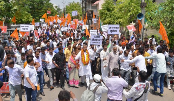 BJP MLA Ghanshyam Tiwari stopped by police from staging stir outside Vasundhara Raje's house