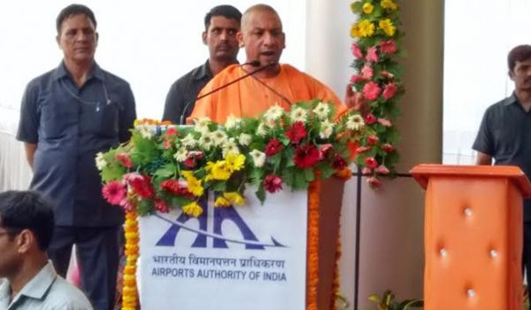 योगी ने गोरखपुर हवाईअड्डे के नए सिविल टर्मिनल का उद्घाटन किया