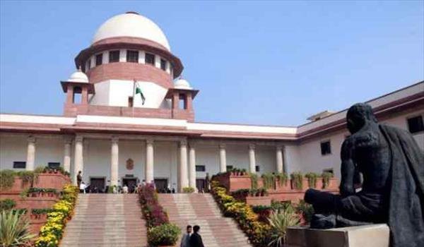 Right of Privacy पर फैसला करेगी 9 सदस्यीय संवैधानिक पीठ Right of Privacy पर फैसला करेगी 9 सदस्यीय संवैधानिक पीठ