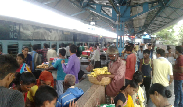 गुजरात में तेज बारिश से राजस्थान में ट्रेनें  प्रभावित, यात्रियों ने कैंसल कराए टिकट