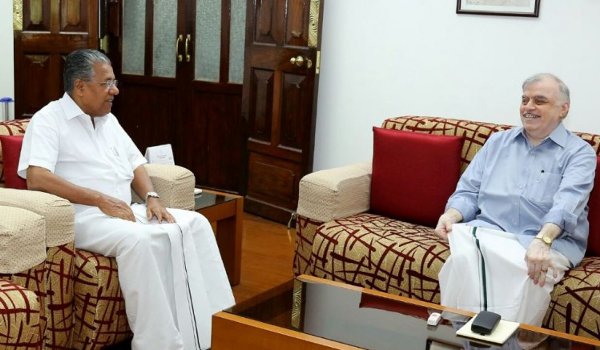 केरल के मुख्यमंत्री ने बैठक से पूर्व मीडिया से चले जाने को कहा