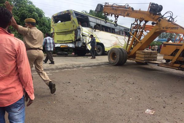 उदयपुर-अहमदाबाद बाइपास पर हादसा, 9 की दर्दनाक मौत