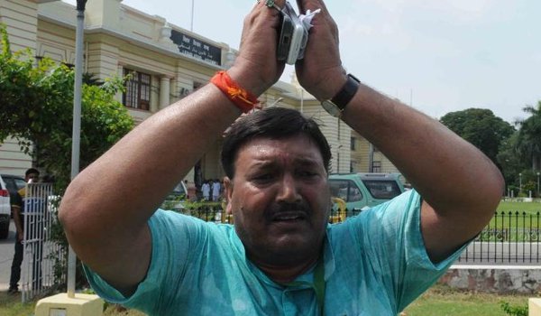 ‘जय श्री राम’ का नारा लगाने पर बिहार के मंत्री ने मांगी माफी
