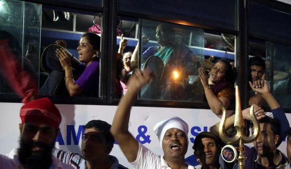 हमले के बाद 3,289 अमरनाथ तीर्थयात्रियों का जत्था रवाना