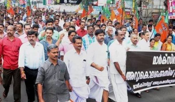केरल : RSS कार्यकर्ता की हत्या के खिलाफ BJP का बंद, 8 अरेस्ट