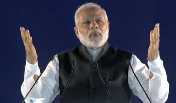 एक लाख संदिग्ध कंपनियों पर लगा ताला, और कड़ी कार्रवाई होगी : मोदी एक लाख संदिग्ध कंपनियों पर लगा ताला, और कड़ी कार्रवाई होगी : मोदी