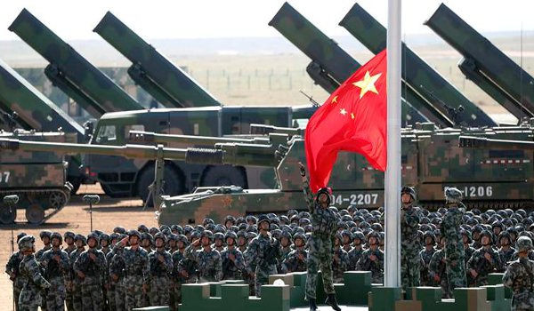 चीन में पहली सेना दिवस परेड, राष्ट्रपति शी जिनपिंग ने ली सलामी