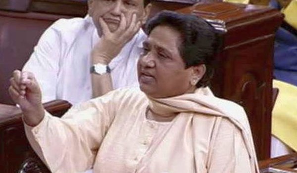 मायावती का समर्थन करते हुए कांग्रेस का राज्यसभा से बहिर्गमन मायावती का समर्थन करते हुए कांग्रेस का राज्यसभा से बहिर्गमन