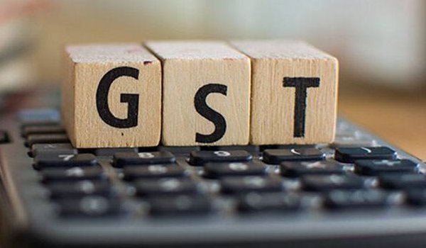 GST दरों पर असमंजस, कई व्यापारियों ने काम रोका GST दरों पर असमंजस, कई व्यापारियों ने काम रोका